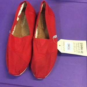 NWT Red Toms